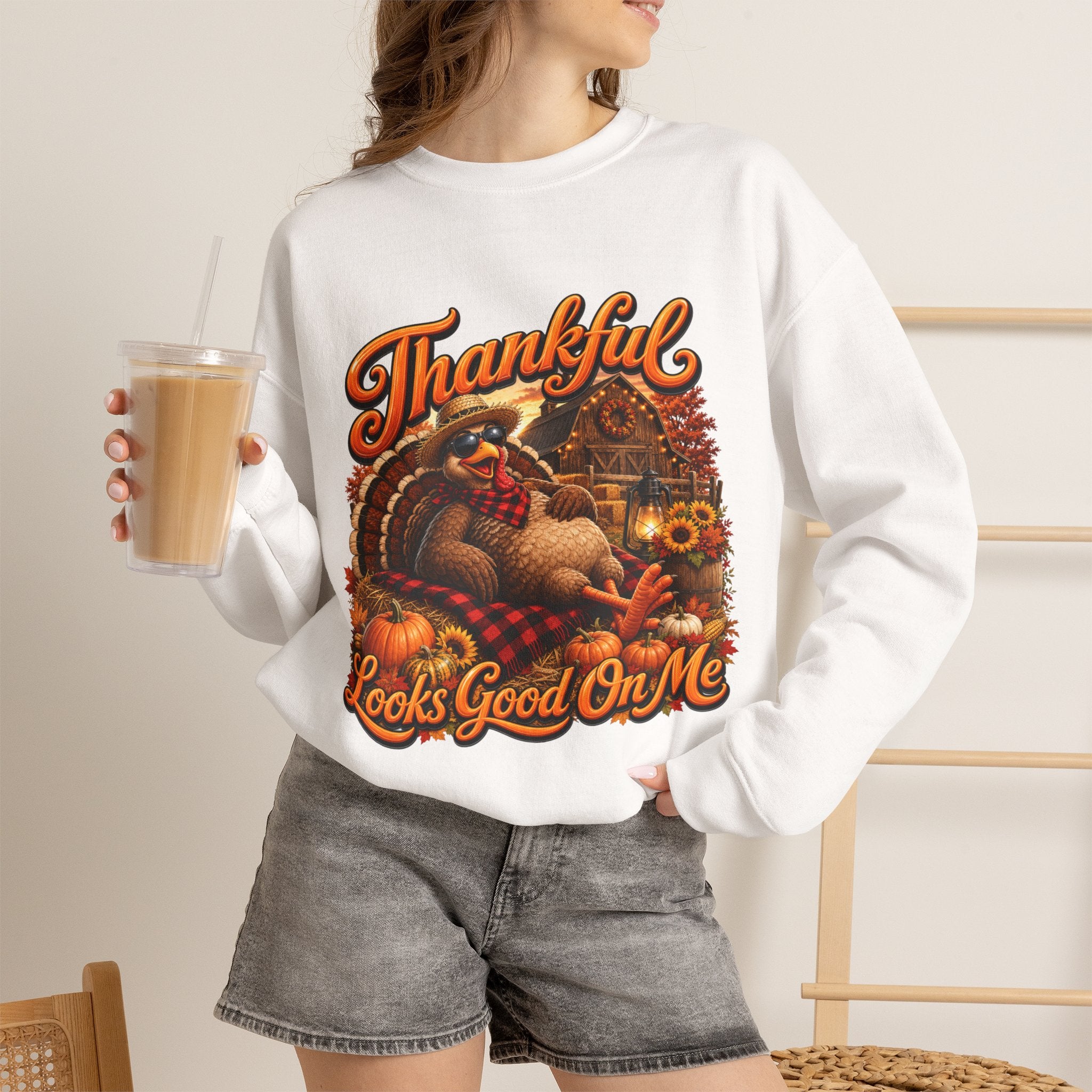 THANKFUL LOOKS GOOD ON ME Unisex Heavy Blend™ Crewneck Sweatshirt