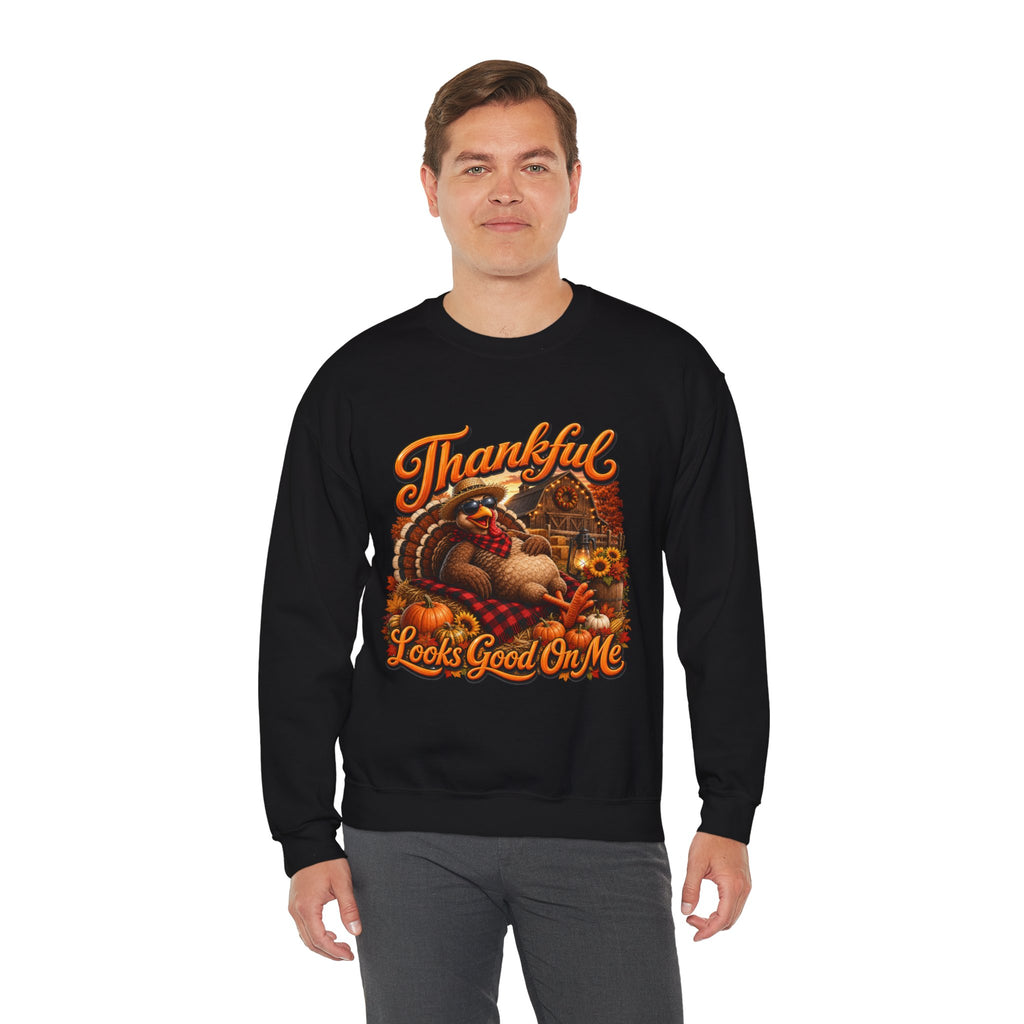 THANKFUL LOOKS GOOD ON ME Unisex Heavy Blend™ Crewneck Sweatshirt