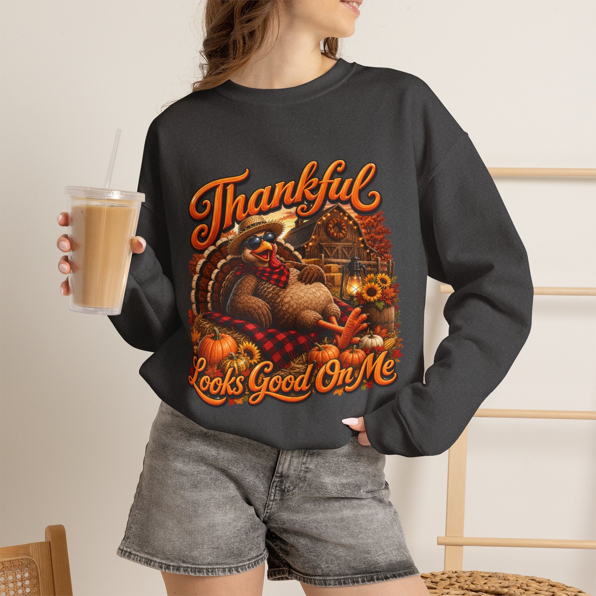 THANKFUL LOOKS GOOD ON ME Unisex Heavy Blend™ Crewneck Sweatshirt