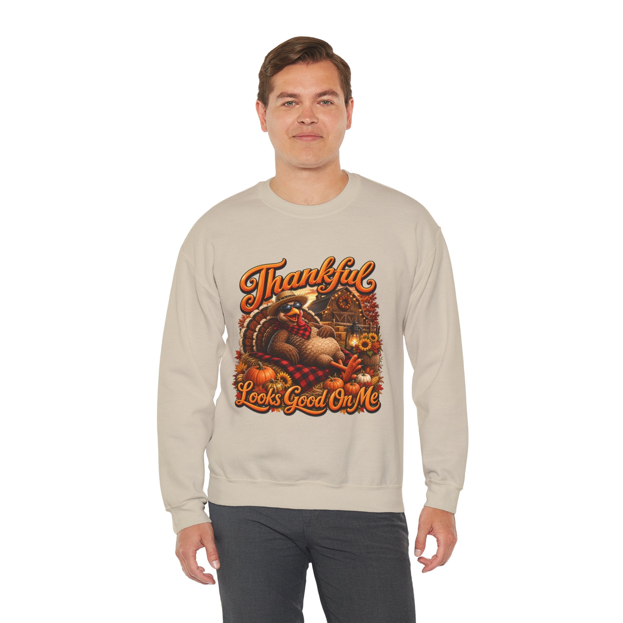 THANKFUL LOOKS GOOD ON ME Unisex Heavy Blend™ Crewneck Sweatshirt